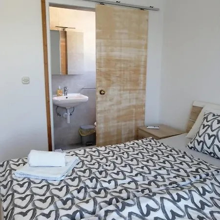 Karlic 2 Apartment Kampor